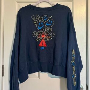 Nike Women's Dark Blue Cropped Smiley Graphic Sweatshirt
